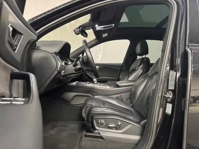 Audi Q7 - Thumbnail 10