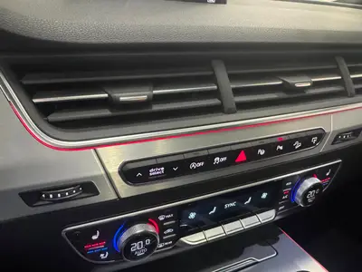 Audi Q7 - Thumbnail 18