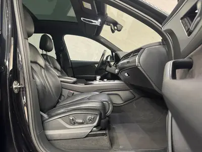 Audi Q7 - Thumbnail 9
