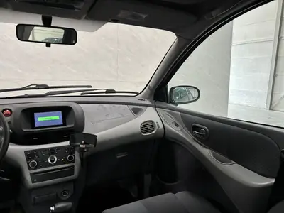 Nissan Almera Tino - Thumbnail 12