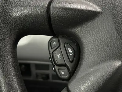 Nissan Almera Tino - Thumbnail 23