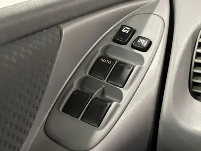 Nissan Almera Tino - Thumbnail 24