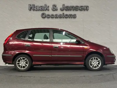 Nissan Almera Tino - Thumbnail 8