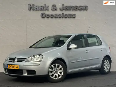 Volkswagen Golf - Thumbnail 1