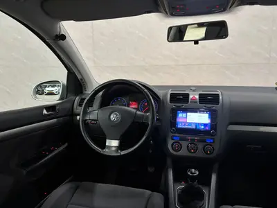 Volkswagen Golf - Thumbnail 12