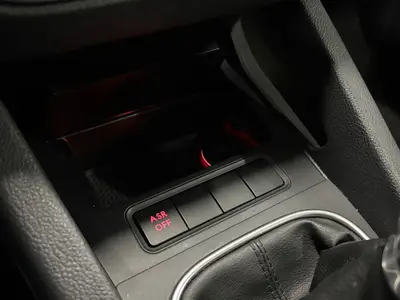 Volkswagen Golf - Thumbnail 15