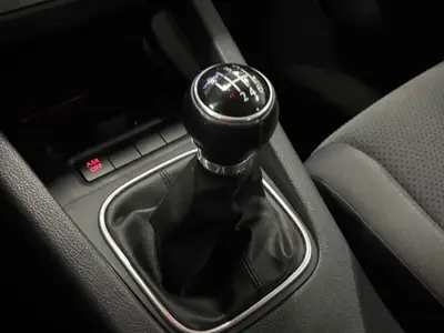 Volkswagen Golf - Thumbnail 16