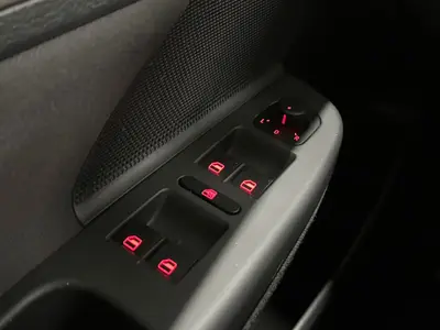 Volkswagen Golf - Thumbnail 21