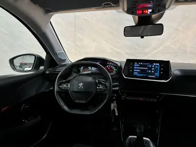 Peugeot 208 - Thumbnail 13