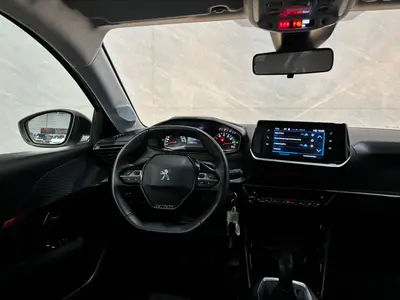 Peugeot 208 - Thumbnail 14