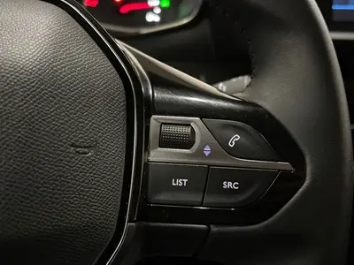 Peugeot 208 - Thumbnail 19