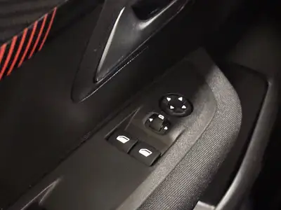 Peugeot 208 - Thumbnail 27