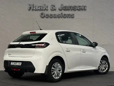 Peugeot 208 - Thumbnail 5