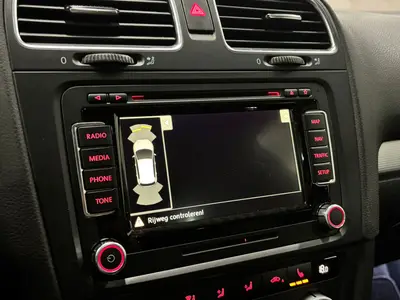 Volkswagen Golf - Thumbnail 12