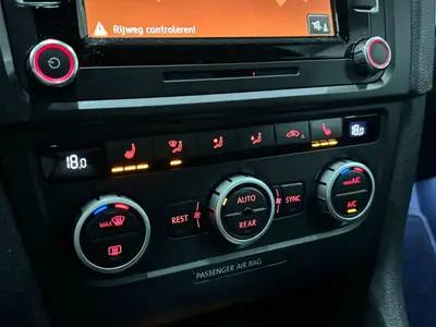 Volkswagen Golf - Thumbnail 13