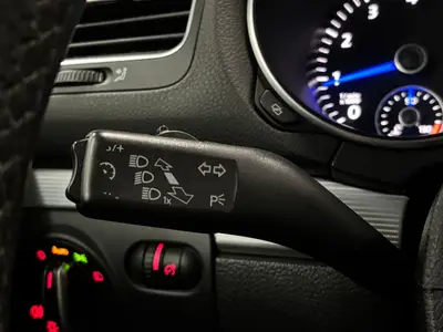 Volkswagen Golf - Thumbnail 18