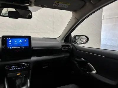 Toyota Yaris - Thumbnail 12