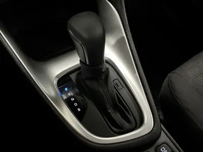 Toyota Yaris - Thumbnail 17