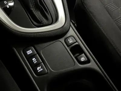 Toyota Yaris - Thumbnail 18