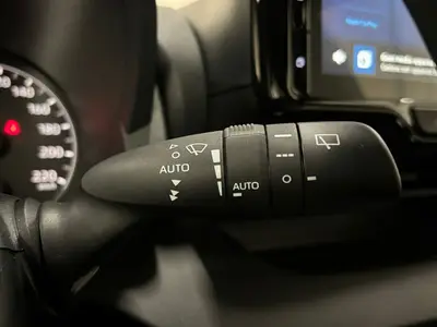 Toyota Yaris - Thumbnail 21