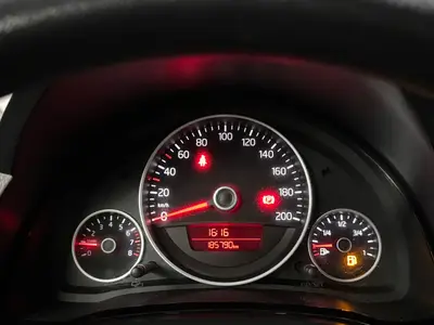 Volkswagen up! - Thumbnail 16