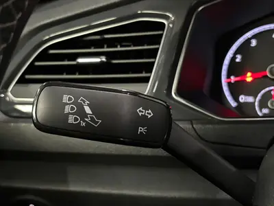 Volkswagen T-Roc - Thumbnail 21