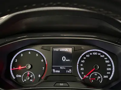 Volkswagen T-Roc - Thumbnail 22
