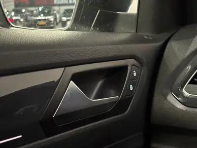 Volkswagen T-Roc - Thumbnail 24