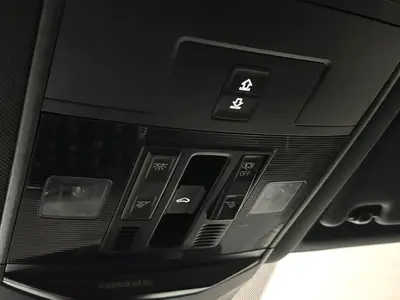 Volkswagen T-Roc - Thumbnail 26