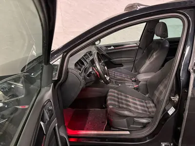 Volkswagen Golf - Thumbnail 11