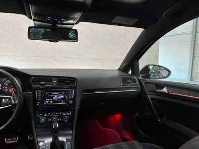 Volkswagen Golf - Thumbnail 13