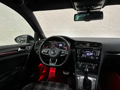 Volkswagen Golf - Thumbnail 14