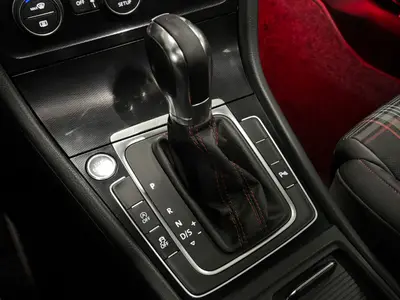 Volkswagen Golf - Thumbnail 19