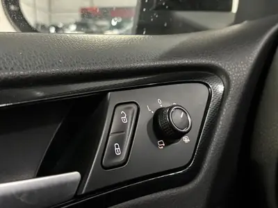 Volkswagen Golf - Thumbnail 26