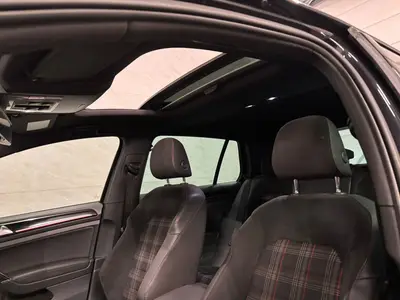 Volkswagen Golf - Thumbnail 9