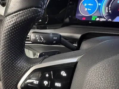 Volkswagen Golf - Thumbnail 25