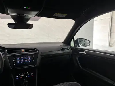 Volkswagen Tiguan - Thumbnail 13