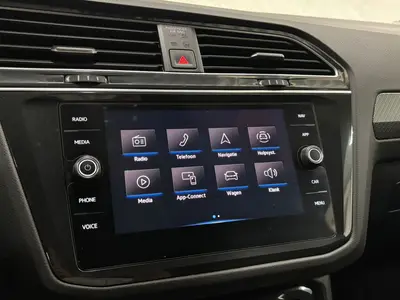 Volkswagen Tiguan - Thumbnail 16
