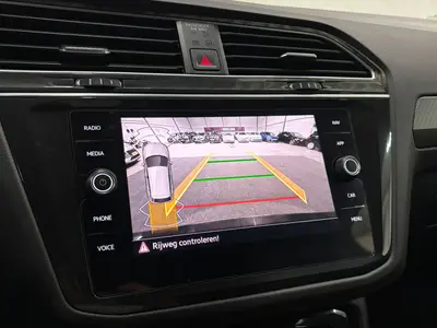 Volkswagen Tiguan - Thumbnail 17