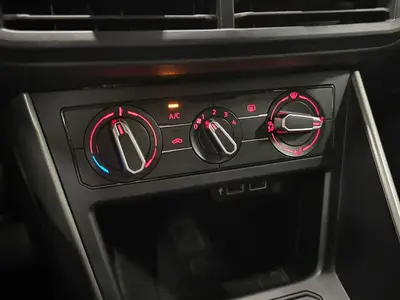 Volkswagen Polo - Thumbnail 17