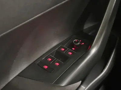 Volkswagen Polo - Thumbnail 25