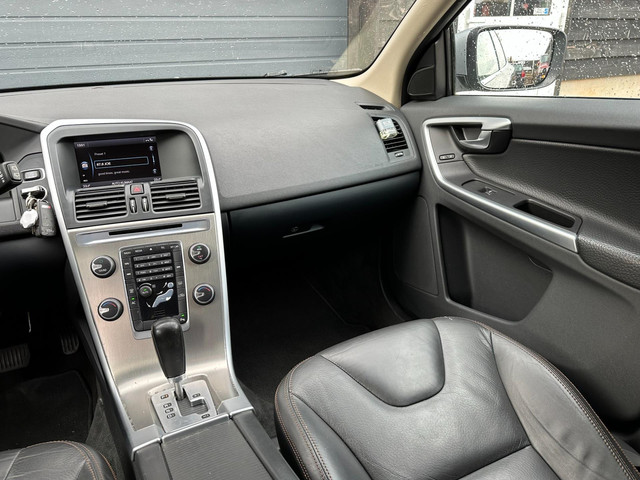 Volvo XC60 2.0 D3 FWD Automaat Clima Grijs kenteken 5-Cil foto 12