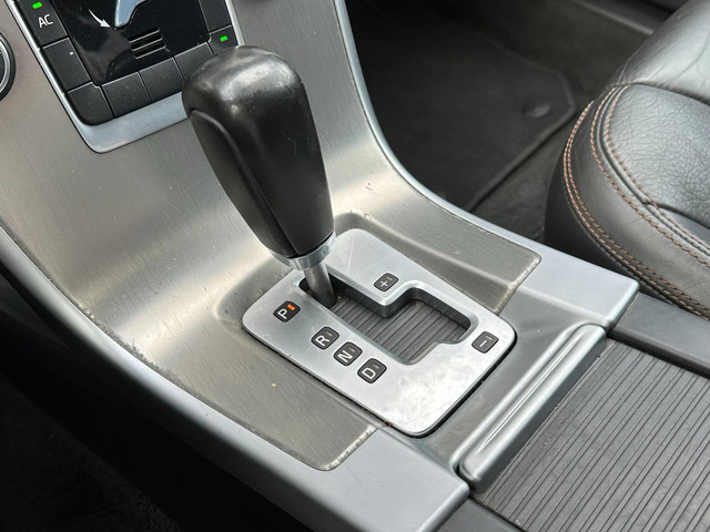 Volvo XC60 2.0 D3 FWD Automaat Clima Grijs kenteken 5-Cil foto 18