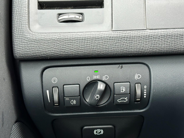 Volvo XC60 2.0 D3 FWD Automaat Clima Grijs kenteken 5-Cil foto 23