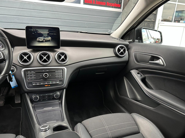 Mercedes-Benz GLA 220 d Prestige Automaat Navi foto 14