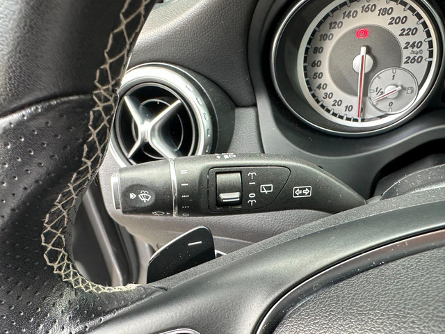 Mercedes-Benz GLA 220 d Prestige Automaat Navi foto 24