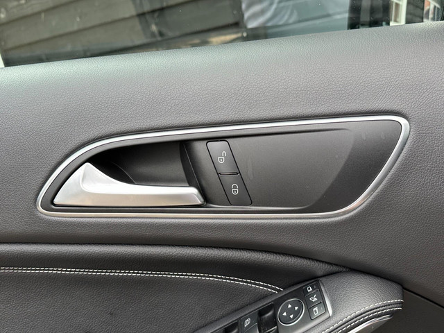 Mercedes-Benz GLA 220 d Prestige Automaat Navi foto 27