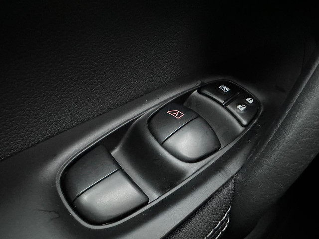 Nissan QASHQAI 1.2 N-Connecta Pano Navi Camera Trekhaak foto 26