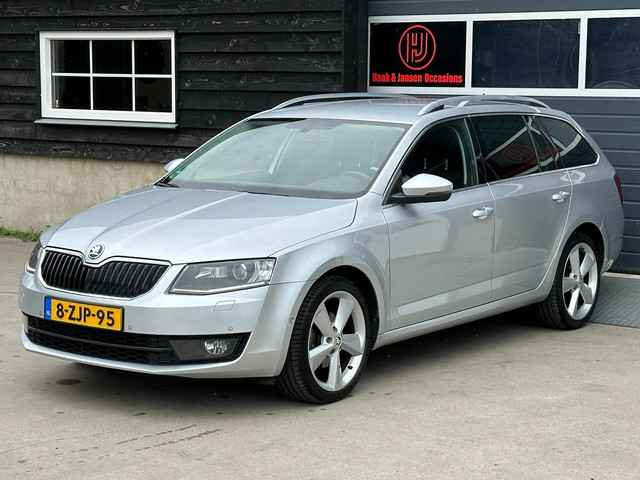 Škoda Octavia Combi 1.4 TSI Greentech Elegance Businessline foto 29