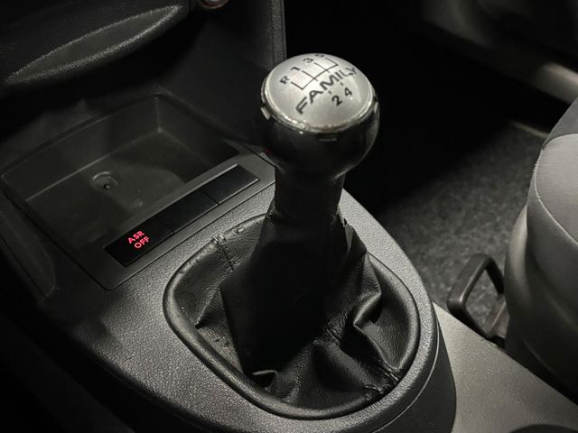 Volkswagen Caddy 1.6 5Persoons Trekhaak achteruitcamera stoelverwarming foto 47